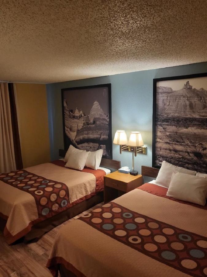 Super 8 By Wyndham Raton Hotel Kültér fotó
