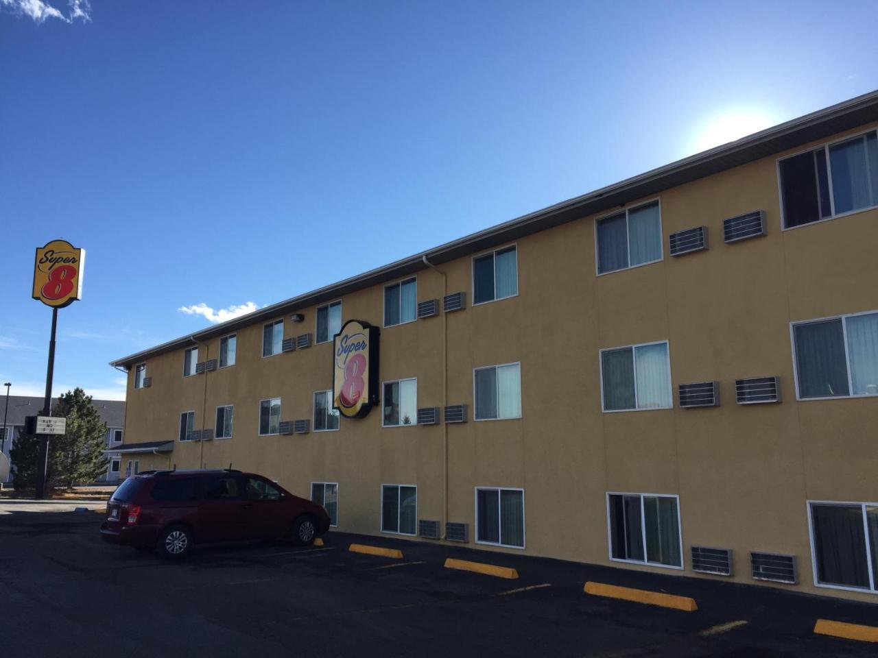 Super 8 By Wyndham Raton Hotel Kültér fotó