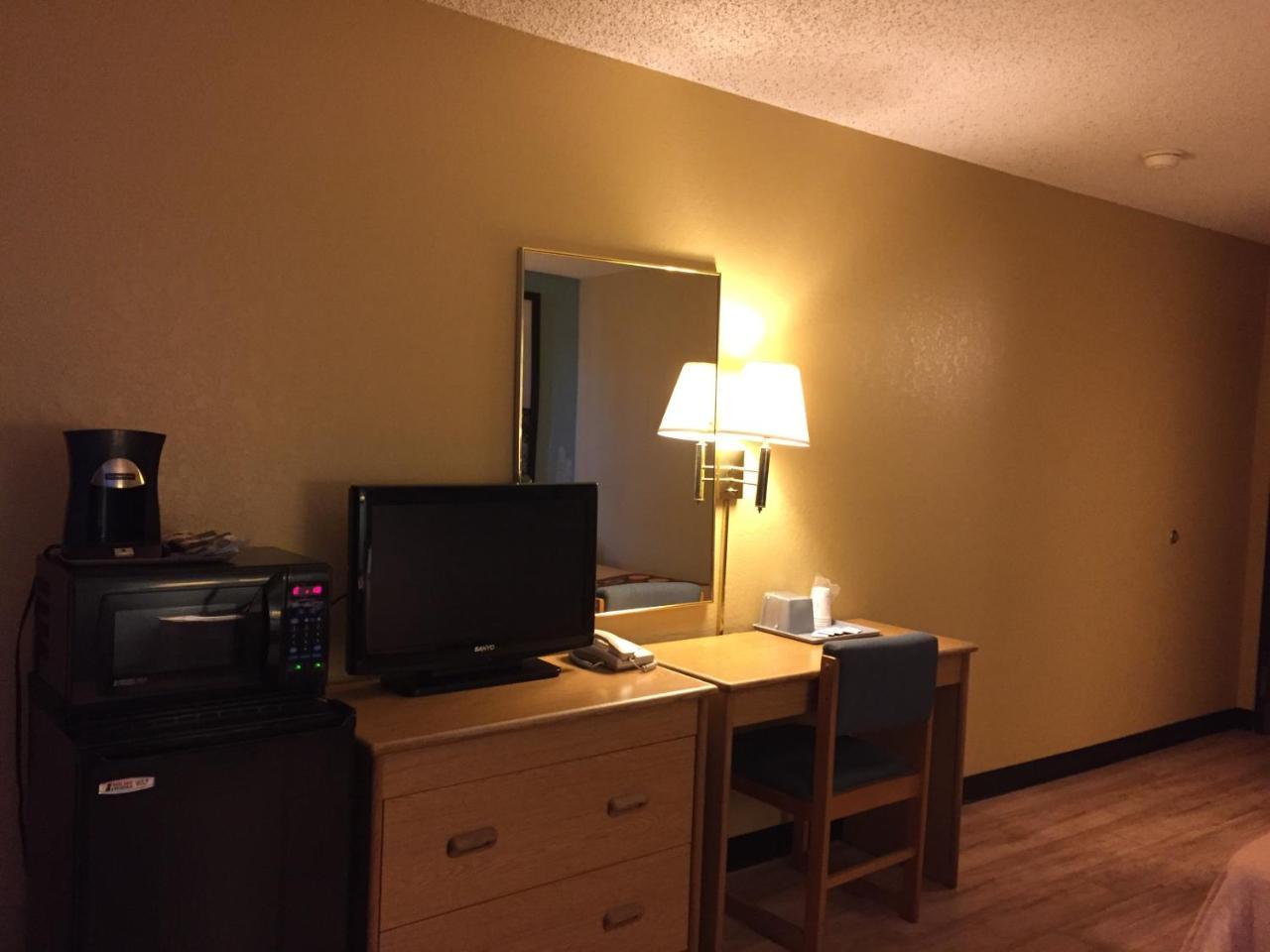 Super 8 By Wyndham Raton Hotel Kültér fotó
